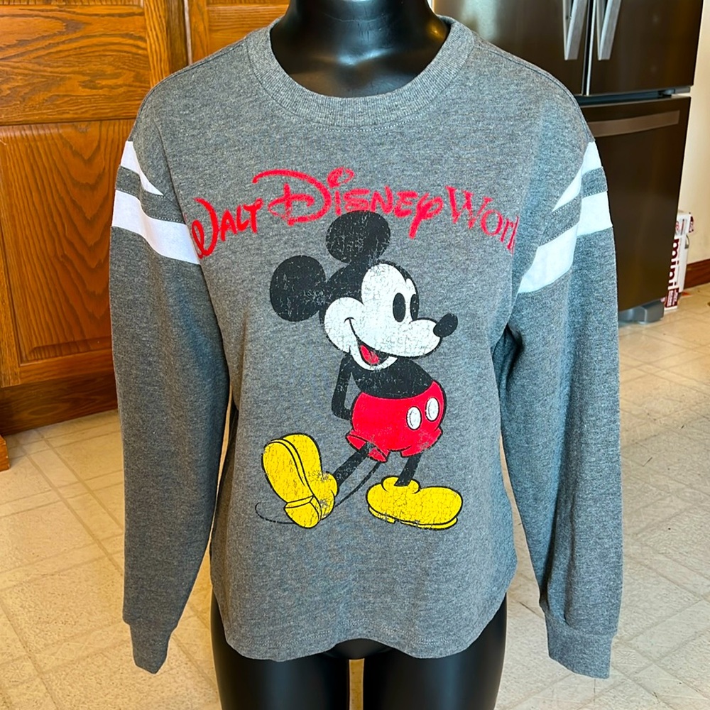 Walt Disney World women’s long sleeve Mickey top